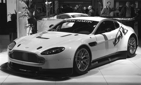 Aston Martin Vantage GT2 — 8