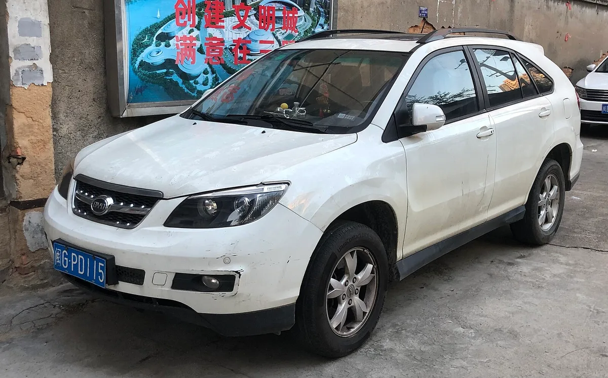 BYD S6