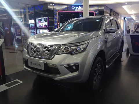 Nissan Terra — 6