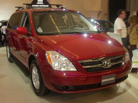 Hyundai Entourage — 2