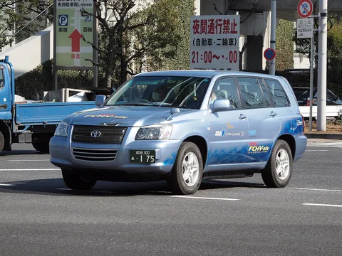 Toyota FCHV — 8