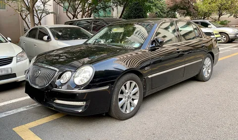Kia Opirus — 8