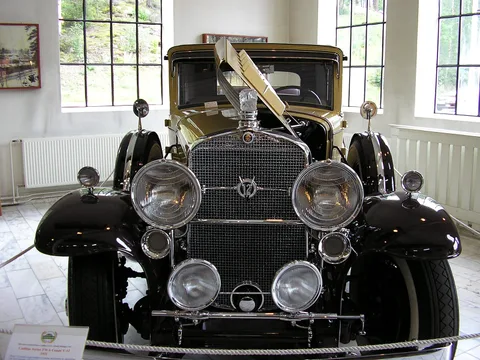 Cadillac V-12 — 4