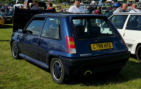 Renault 5 — 6