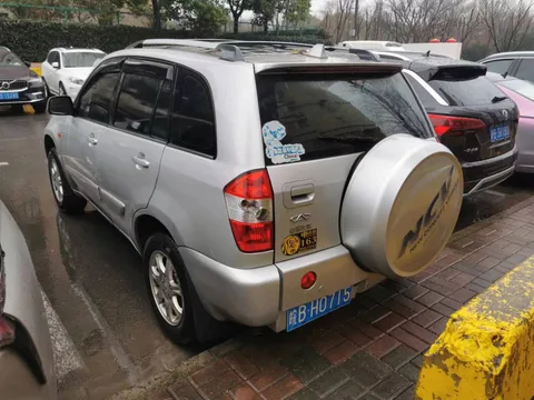 Chery Tiggo 3 — 8