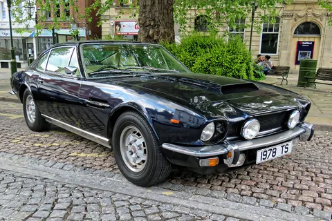 Aston Martin V8