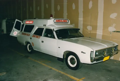 Chrysler VH Valiant — 5