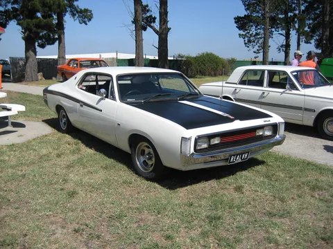 Chrysler VH Valiant — 6