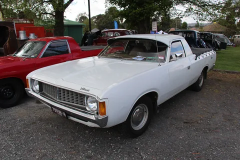Chrysler VJ Valiant — 4
