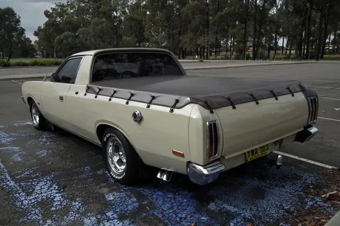 Chrysler VJ Valiant — 5