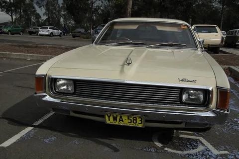 Chrysler VJ Valiant — 7