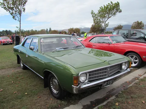 Chrysler VJ Valiant — 8