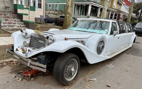 Lincoln Town Car — 2
