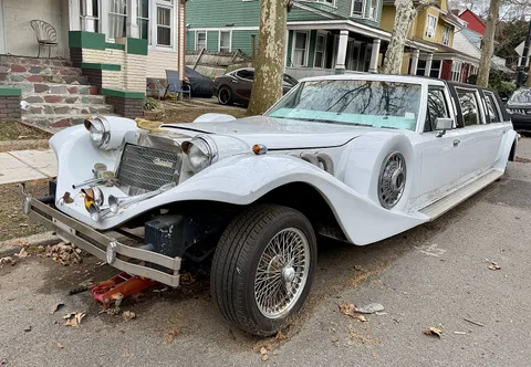 Lincoln Town Car — 3
