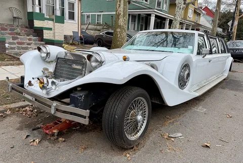 Lincoln Town Car — 4