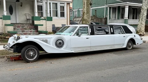 Lincoln Town Car — 7