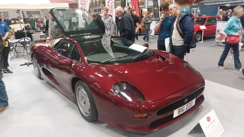 Jaguar XJ220 — 2