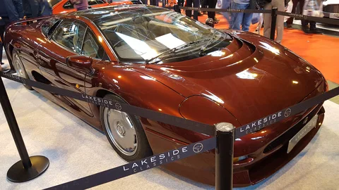 Jaguar XJ220 — 3
