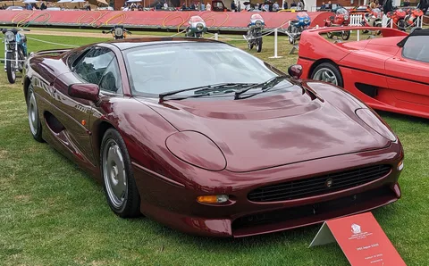 Jaguar XJ220 — 7
