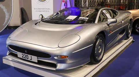 Jaguar XJ220 — 8