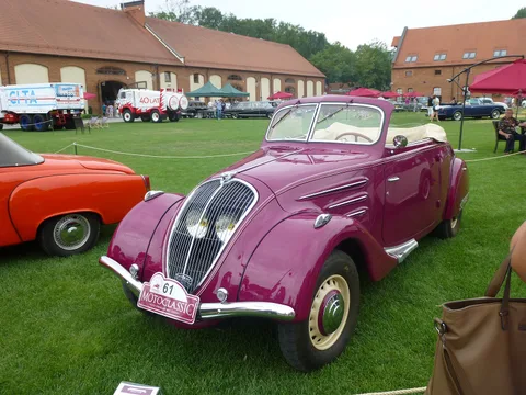 Peugeot 302 — 7