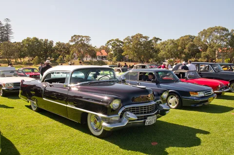 Cadillac Series 62 — 5