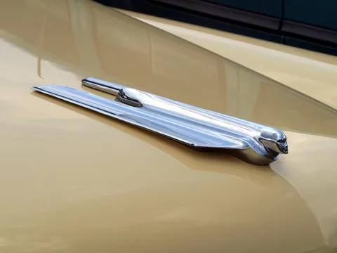 Cadillac Series 62 — 7