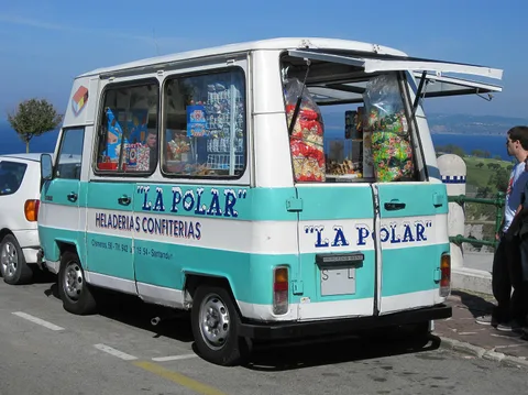 Mercedes-Benz MB100 — 3