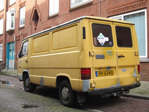 Mercedes-Benz MB100 — 7