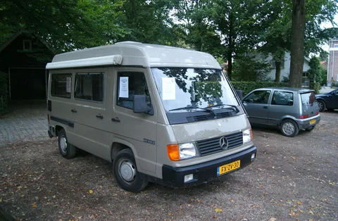Mercedes-Benz MB100 — 8