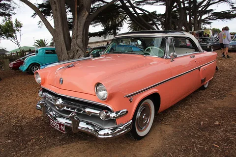 Ford Crestline Skyliner — 2