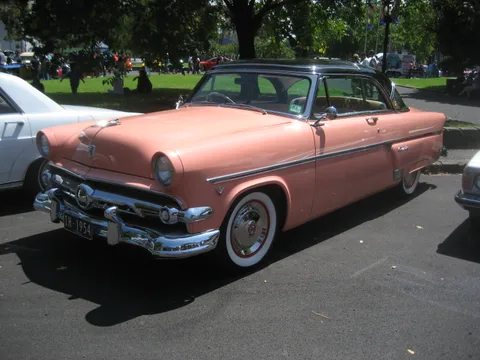 Ford Crestline Skyliner — 3