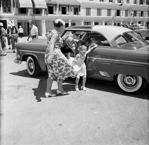 Ford Crestline Skyliner — 8