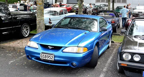 Ford Mustang — 4