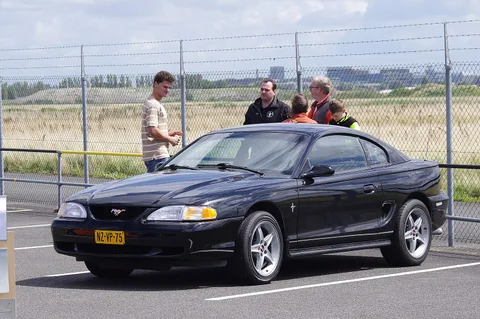 Ford Mustang — 5