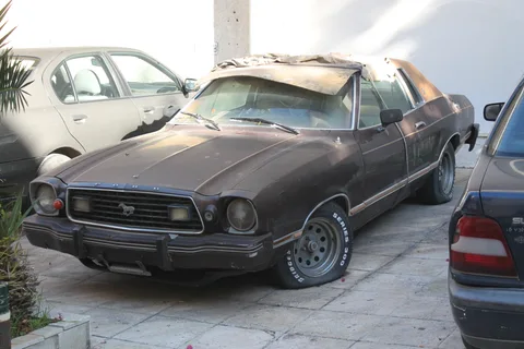 Ford Mustang — 4
