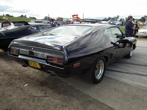 Ford XC Falcon — 4