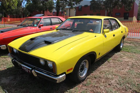 Ford XC Falcon — 5