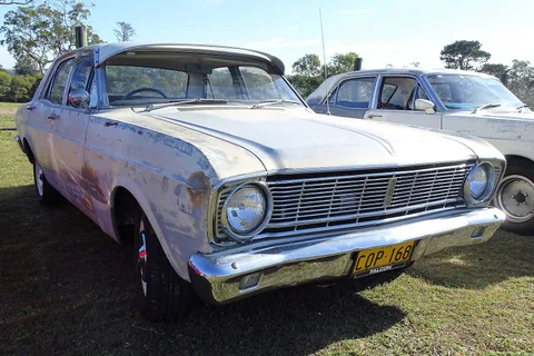 Ford XT Falcon — 6