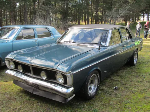 Ford XY Falcon — 4