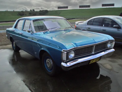 Ford XY Falcon — 8