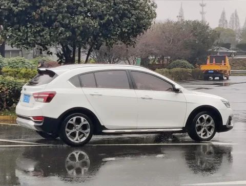 Geely Yuanjing S1 — 7