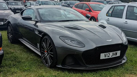 Aston Martin DBS Superleggera — 3