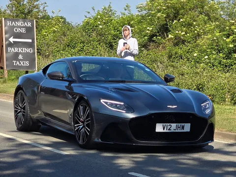 Aston Martin DBS Superleggera — 8