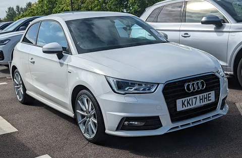 Audi A1 8X — 6