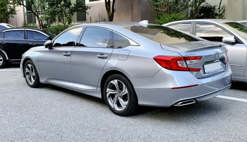 Honda Accord (tenth generation) — 6