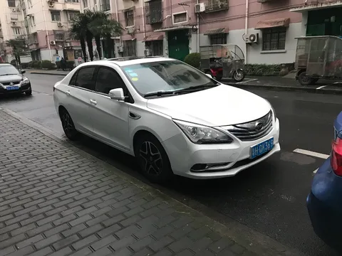 BYD G5 — 2