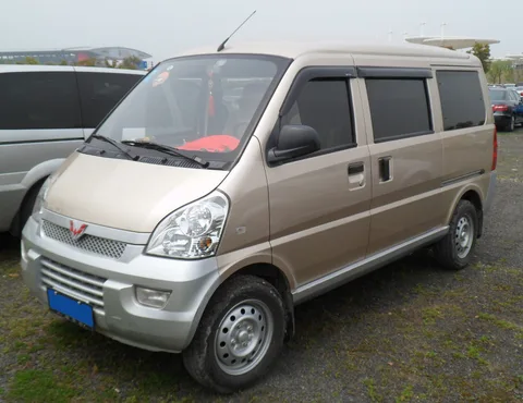 Wuling Rongguang — 4