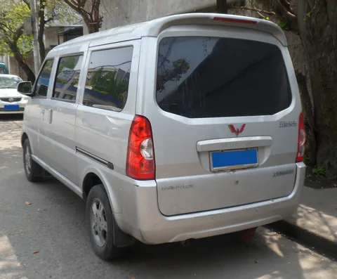 Wuling Rongguang — 7