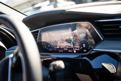 Audi e-tron — 8